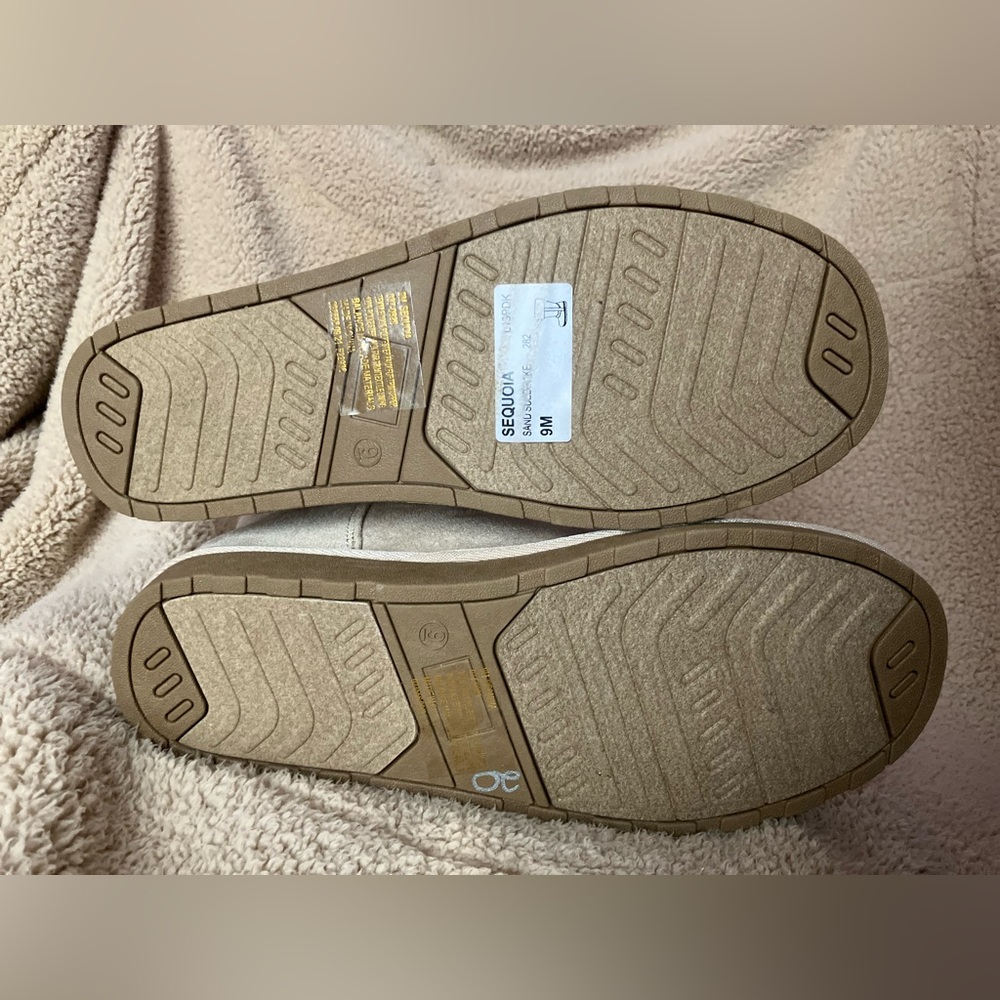 Cream Cozy Faux-Suede Women's Winter Boots - Picture 12 of 12